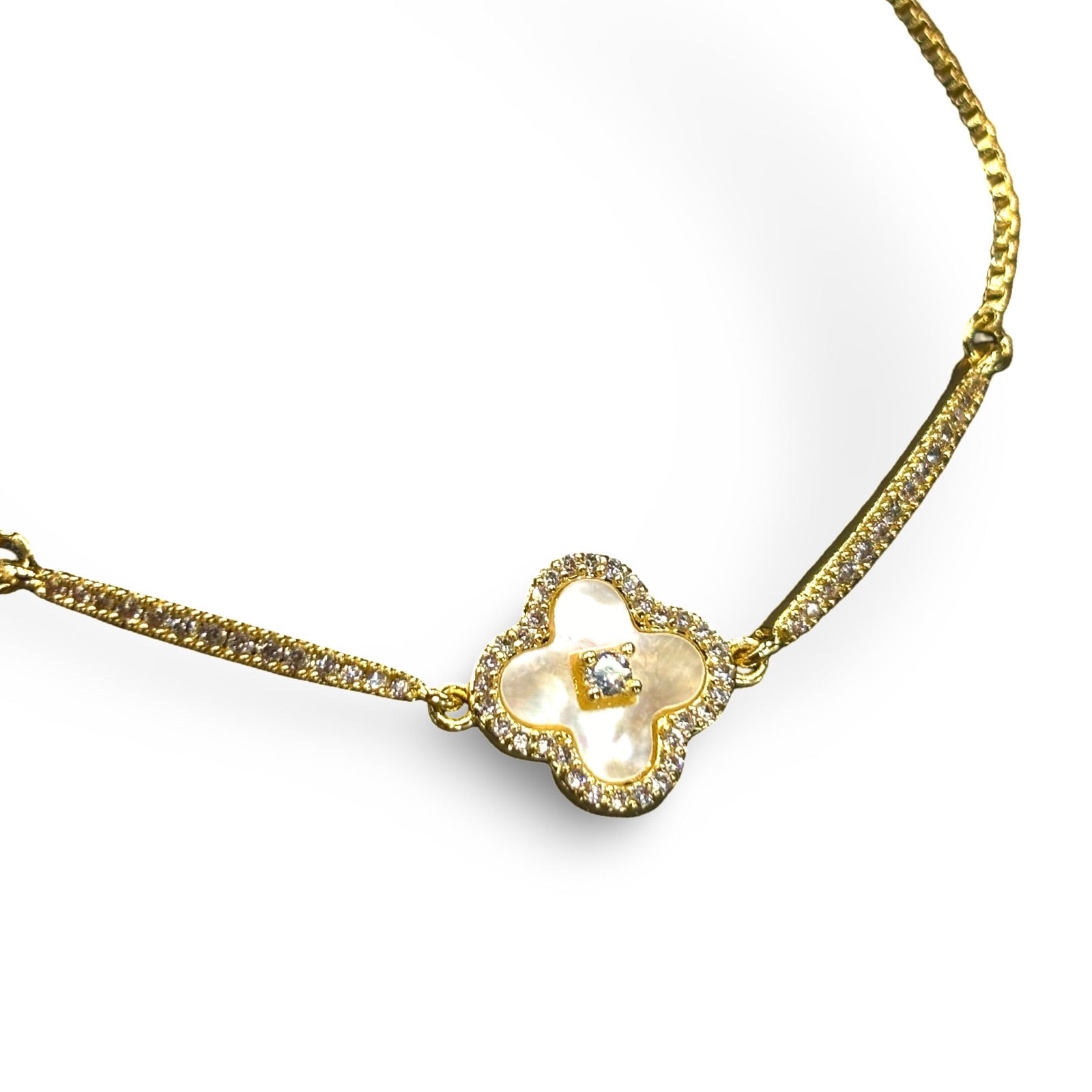 Amoura Clover Bracelet